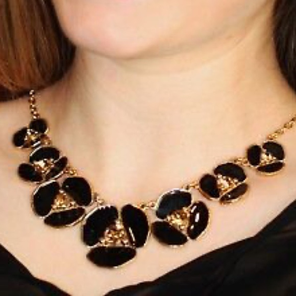 Kate Spade Elegant Black and Gold Pansy Necklace